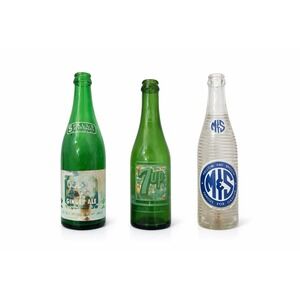 Vintage Soda Bottle Lot – 1950s 7UP ACL, Gold 1 Ginger Ale, M&E Flint MI